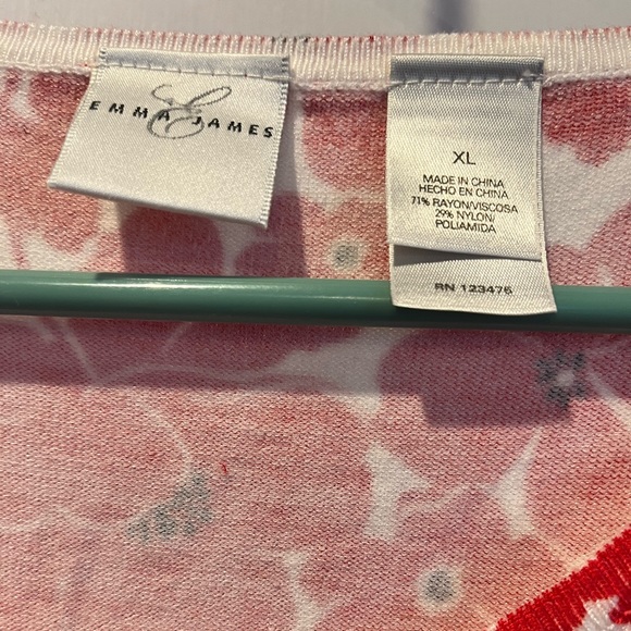 Ladies sweater top. Short sleeve. Size XL - Picture 4 of 4